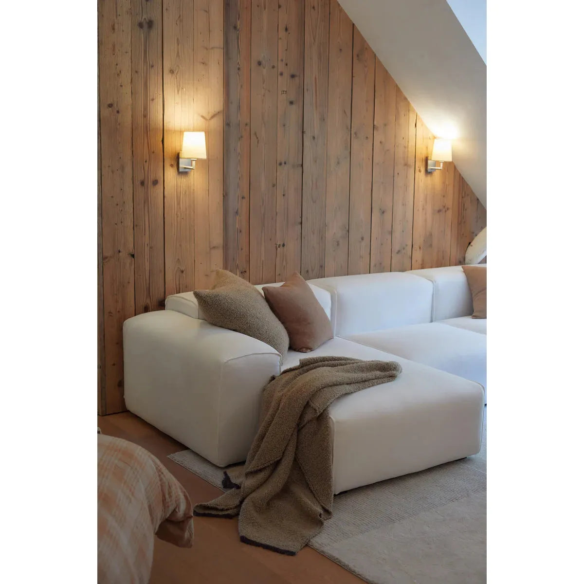 Scapa_Home_cushion_and_plaid_Alpone_sofa_setting