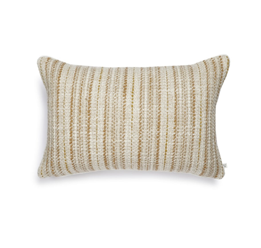 Scapa Home langwerpig sierkussen â€˜Zahoraâ€™ in zand met camel streep 40 x 60 cm