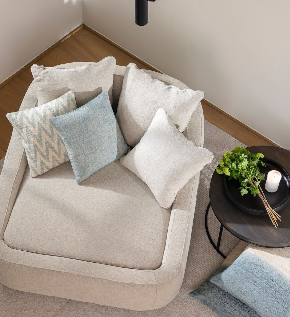 Scapa Home sierkussen â€˜Lidoâ€™ in lichtblauw visgraat patroon 50 x 50 cm